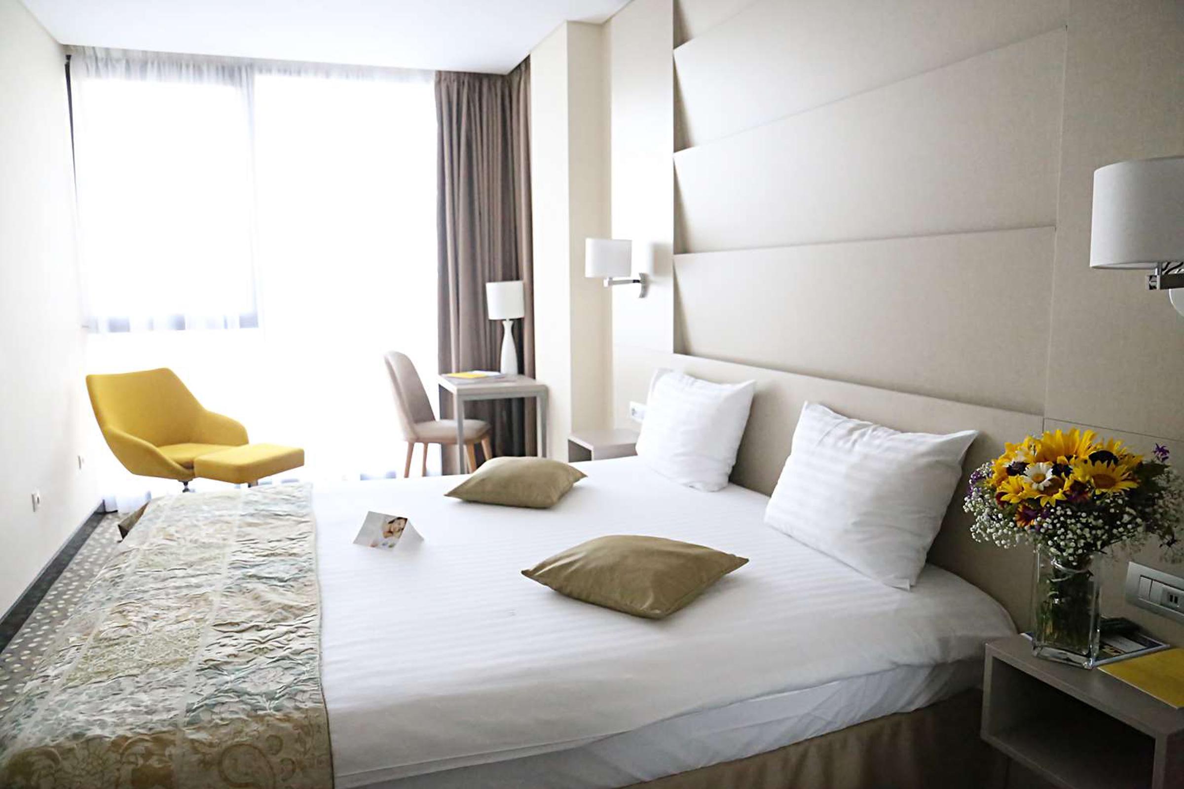 Leonardo Hotel Bucharest City Center Екстериор снимка