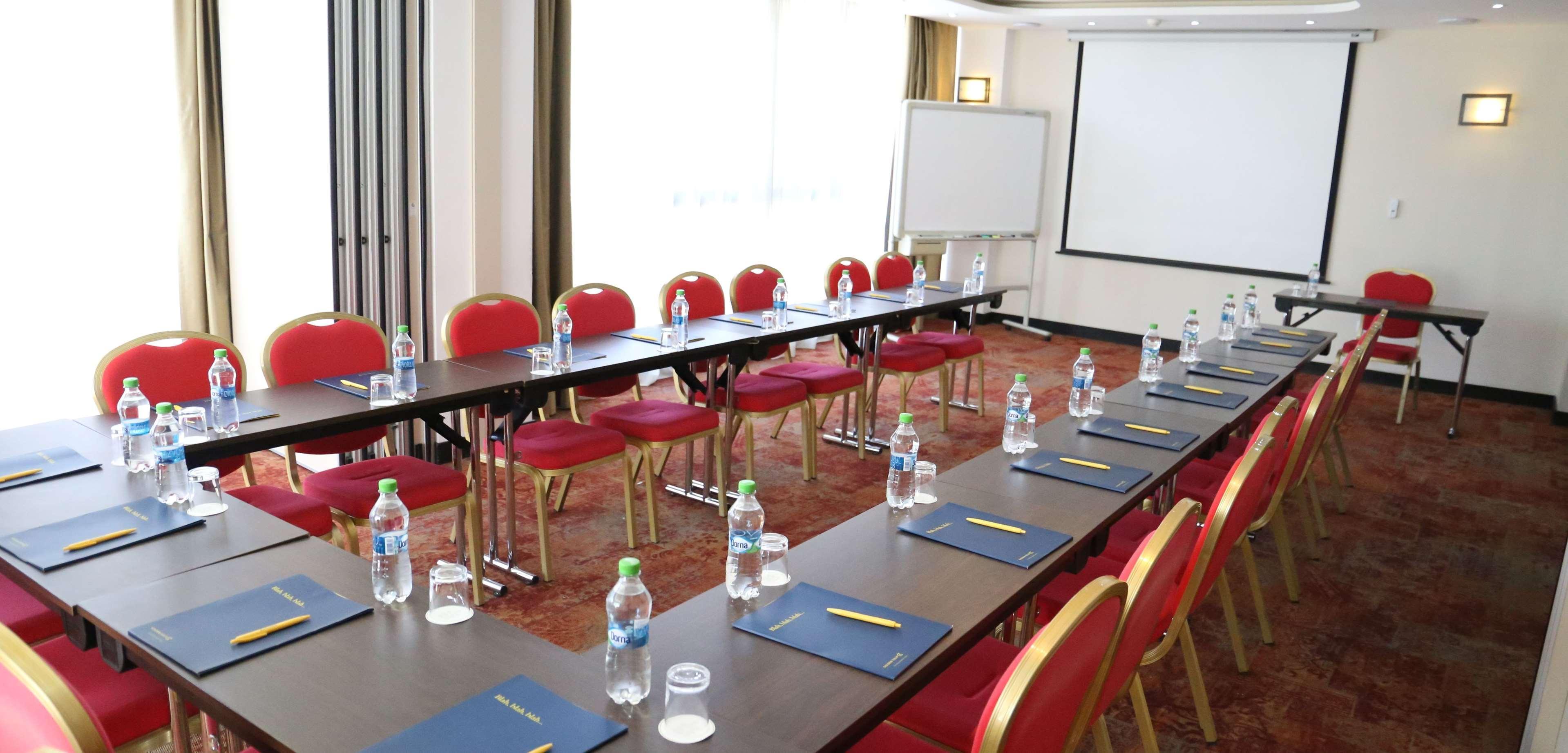 Leonardo Hotel Bucharest City Center Екстериор снимка