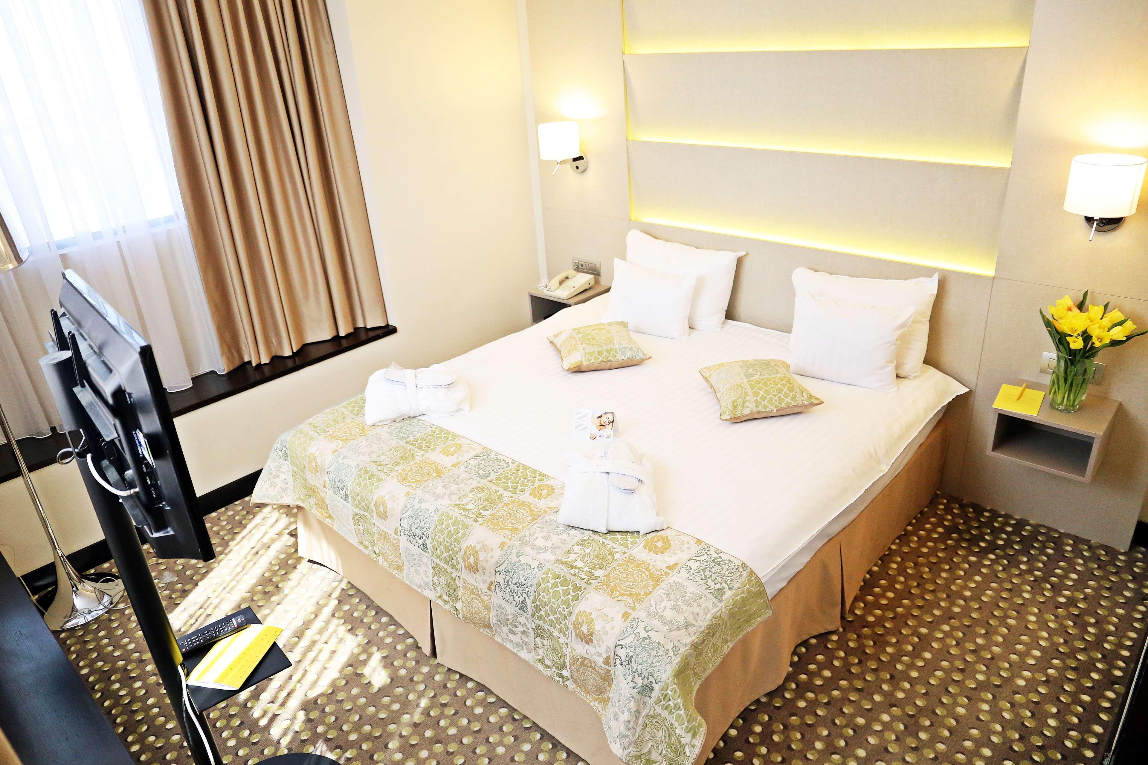Leonardo Hotel Bucharest City Center Екстериор снимка