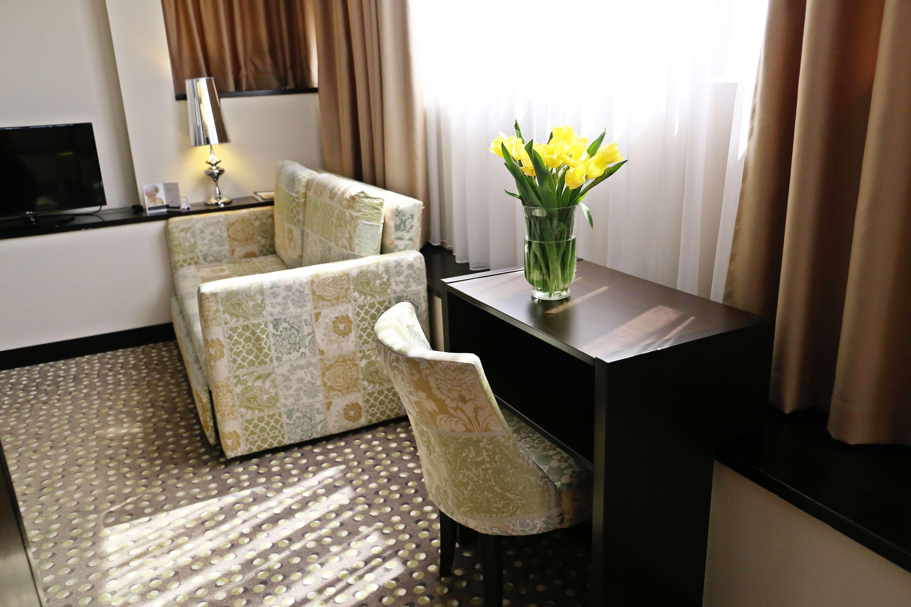 Leonardo Hotel Bucharest City Center Екстериор снимка