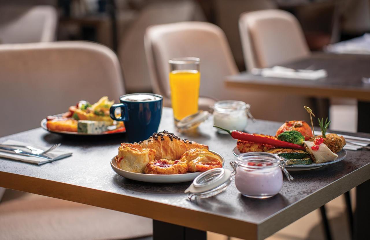 Leonardo Hotel Bucharest City Center Екстериор снимка